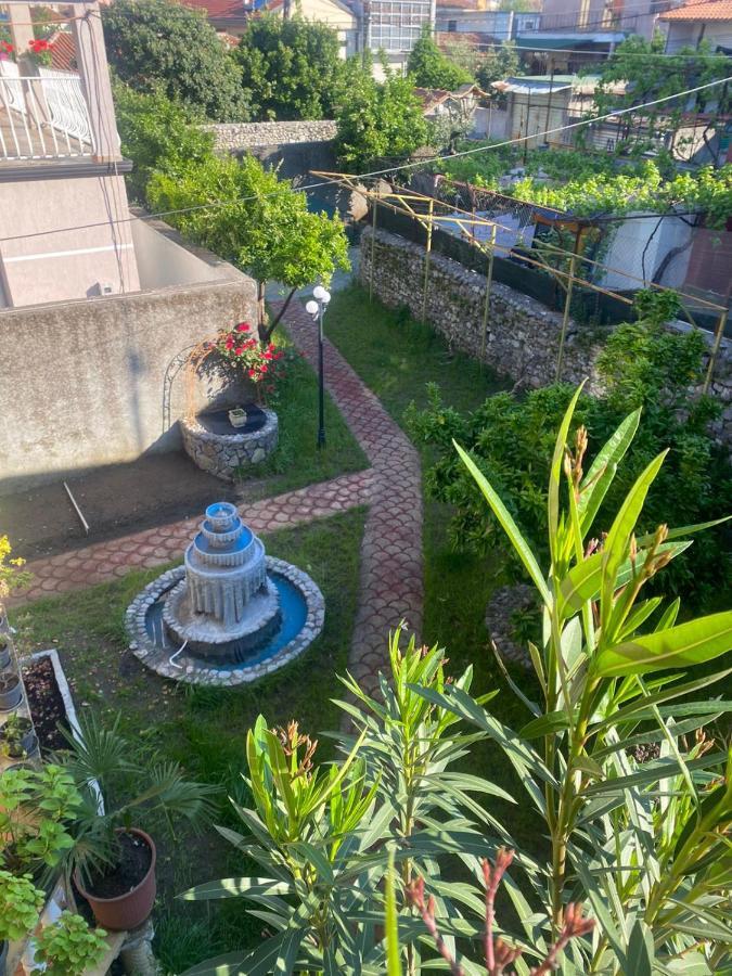 Gather Inn Guest House Shkodër エクステリア 写真