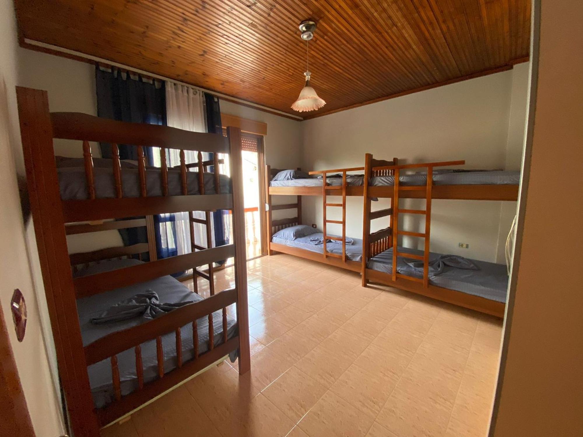 Gather Inn Guest House Shkodër エクステリア 写真