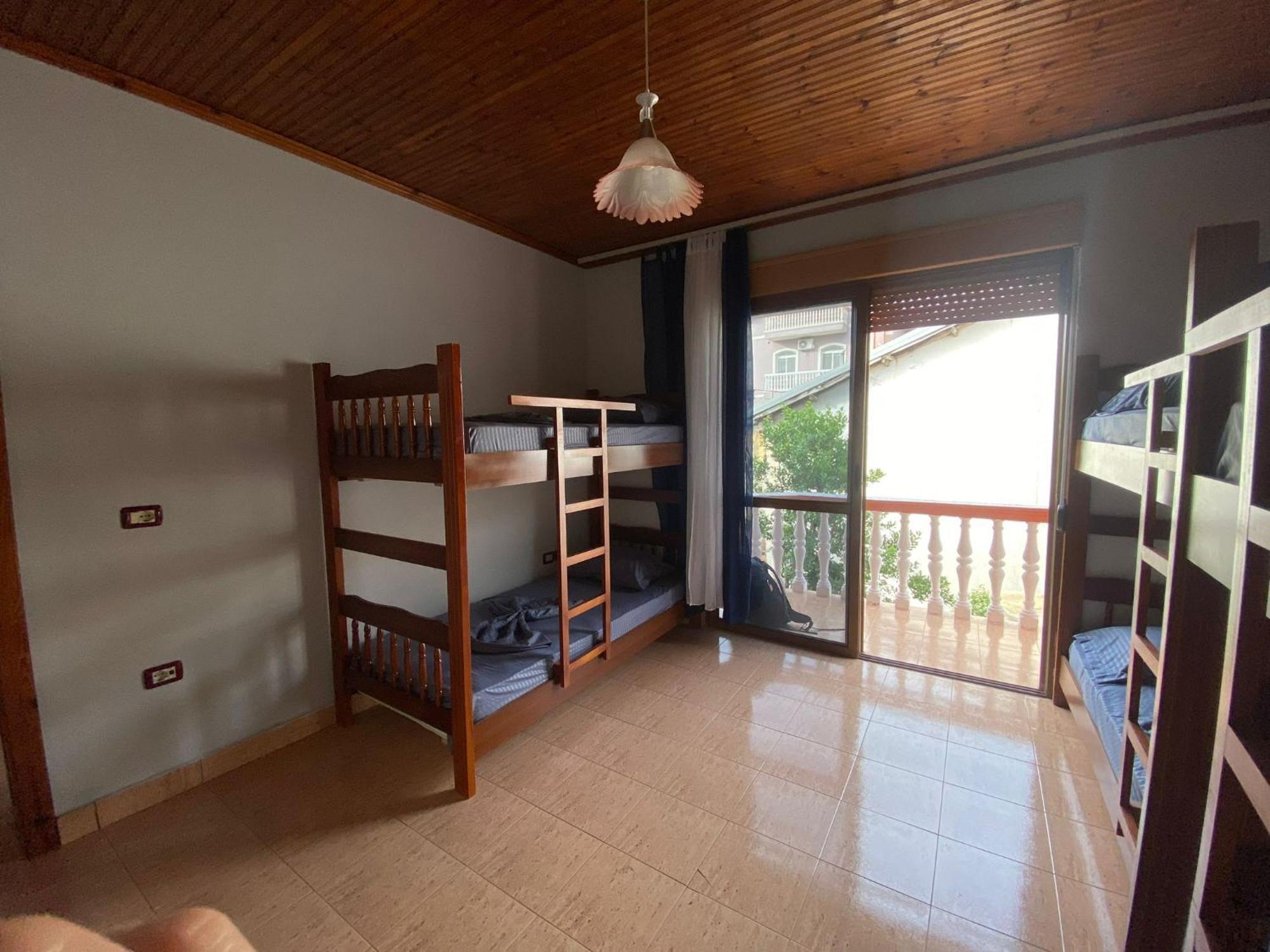 Gather Inn Guest House Shkodër エクステリア 写真