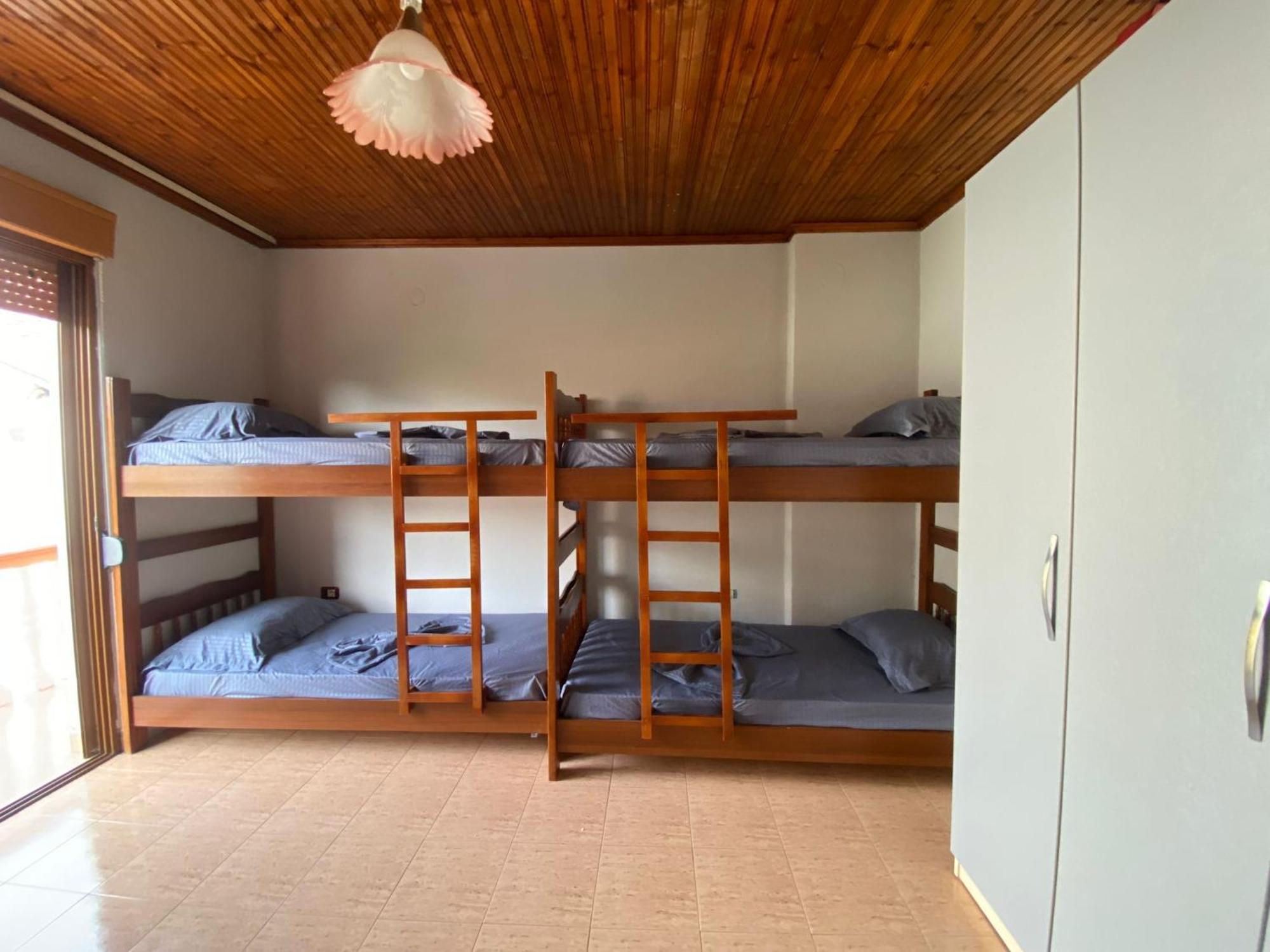 Gather Inn Guest House Shkodër エクステリア 写真