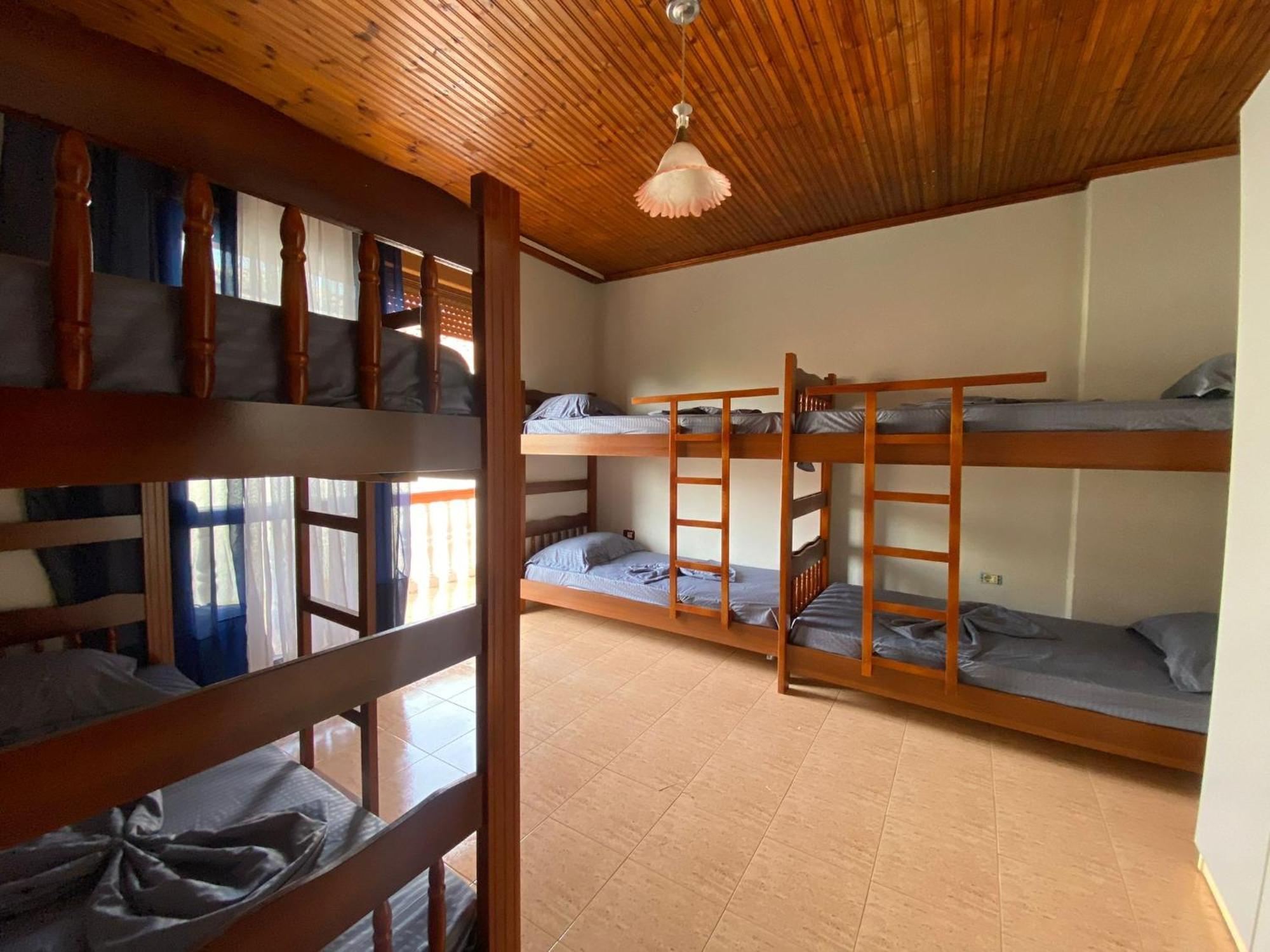 Gather Inn Guest House Shkodër エクステリア 写真